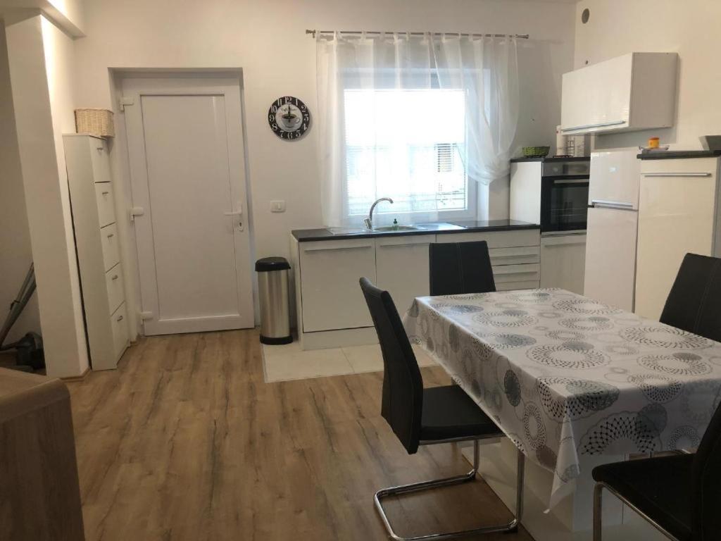 Apartmaji Meduza 2 Izola Exterior foto